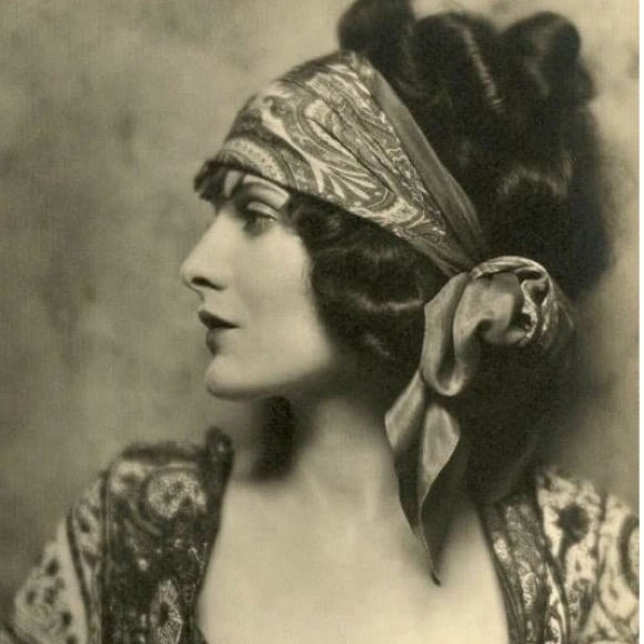 Meet your Posher, Betsy - Picture 1 of 1